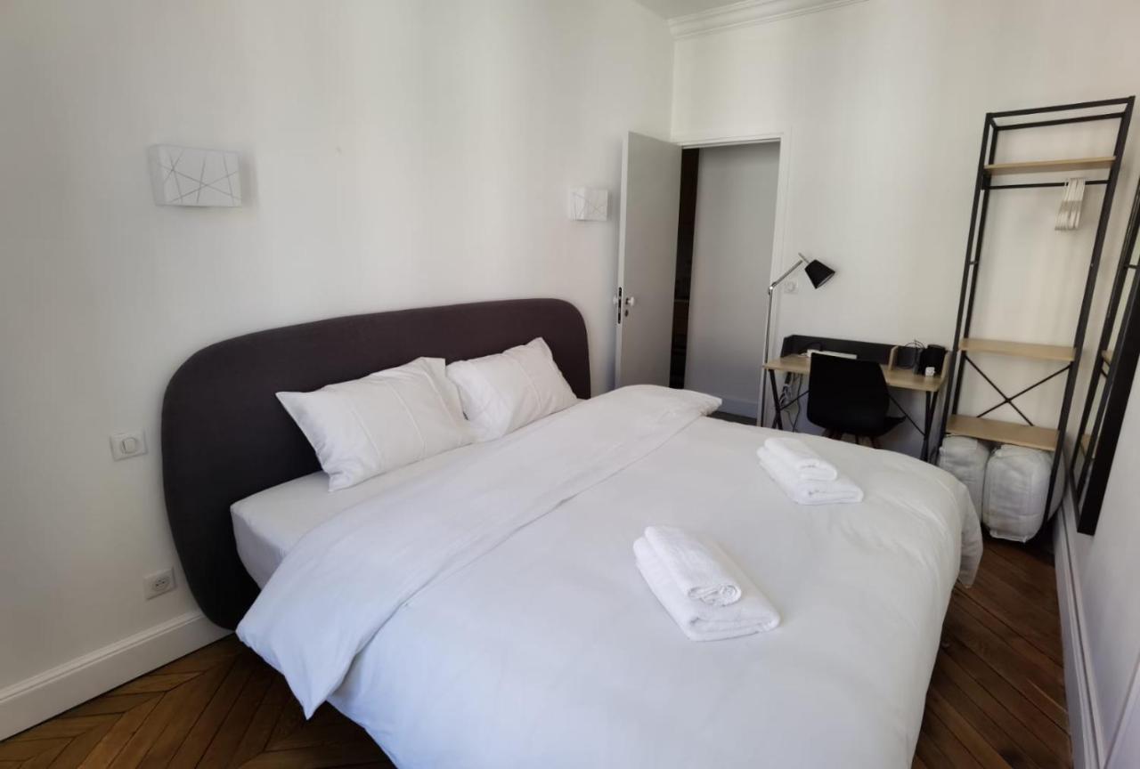 3 Pieces 4****, Au Coeur Du Quartier Historique Apartment แวร์ซาย ภายนอก รูปภาพ